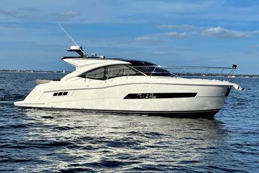 38' Carver 2019 Yacht For Sale